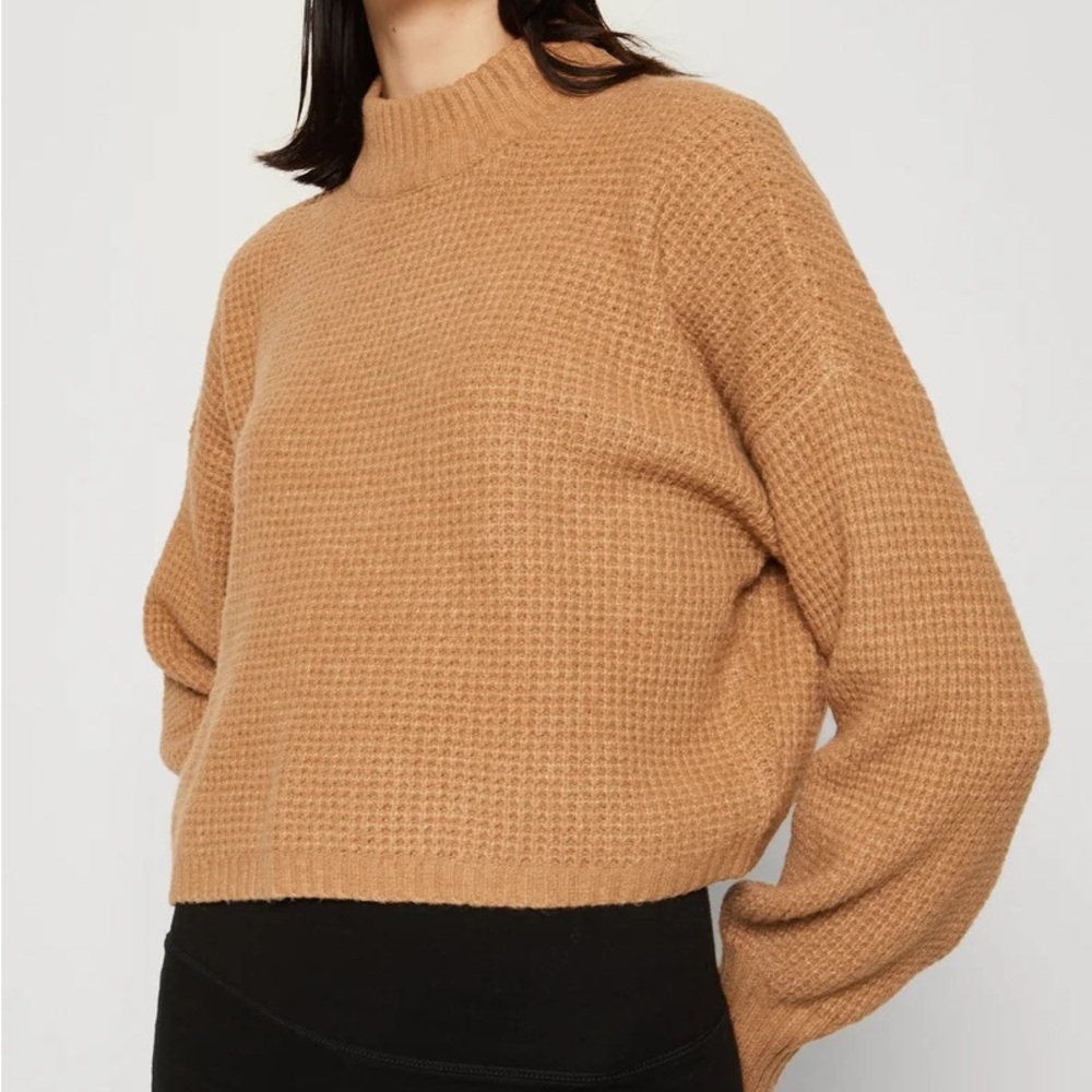 H&M | Tan Knit Pullover Sweater Size Medium